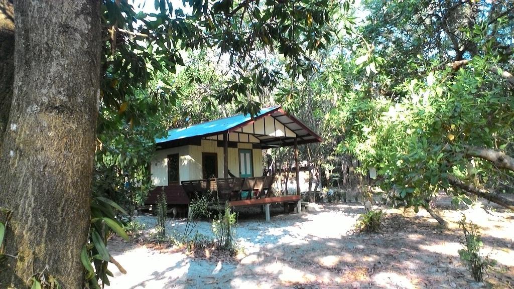 Hornbill Hut Hotel Koh Phayam Exterior photo